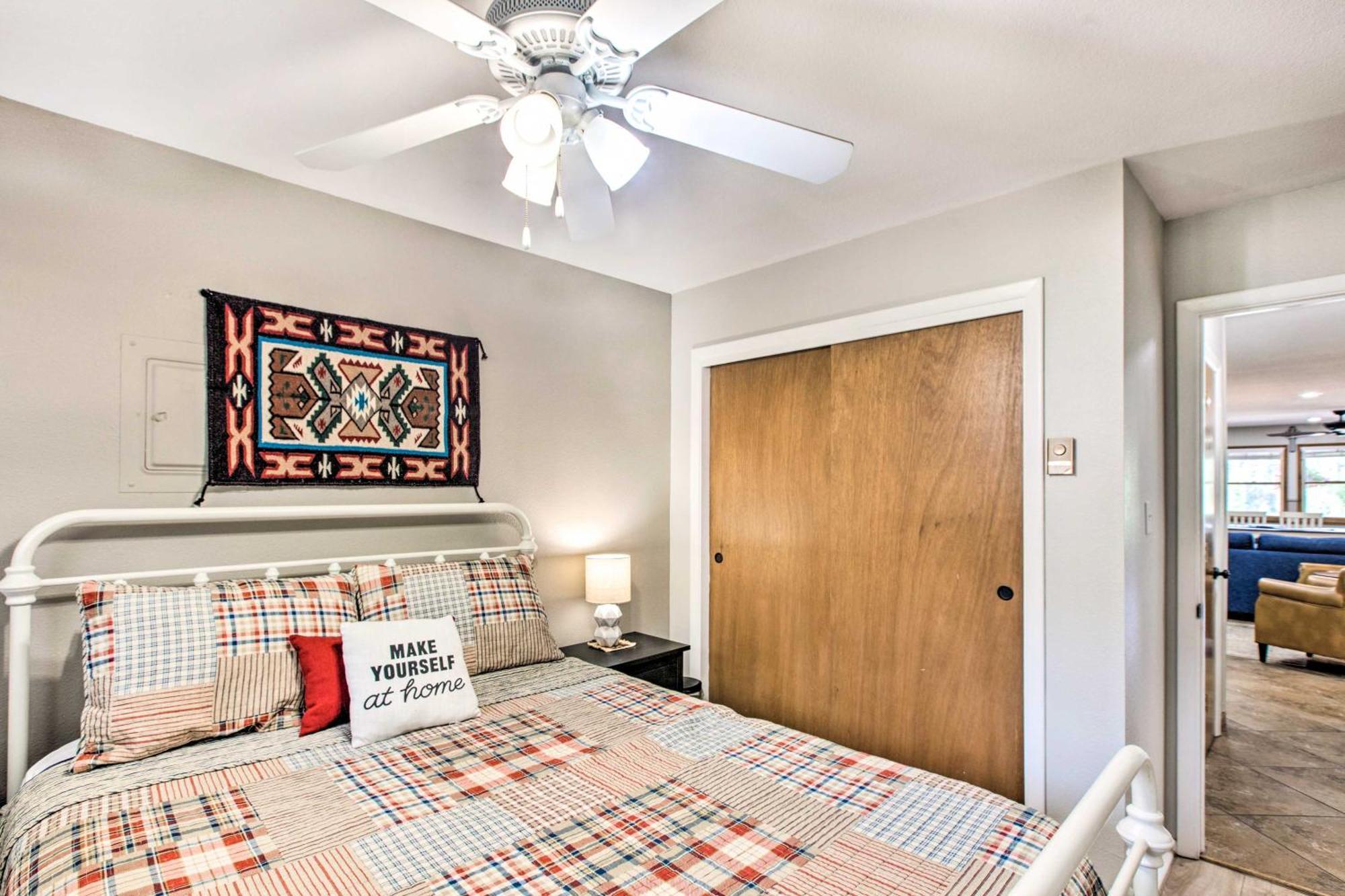 Main St Red River Ski Condo With Mountain View! Kültér fotó